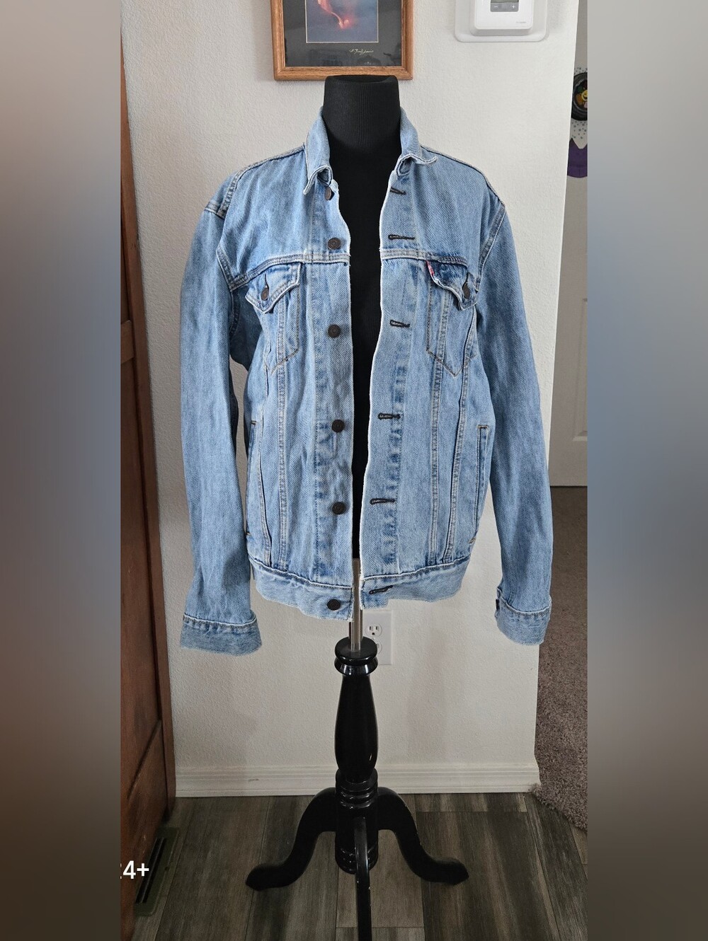 Levi's Light Blue Denim Jacket - Classic Trucker Style